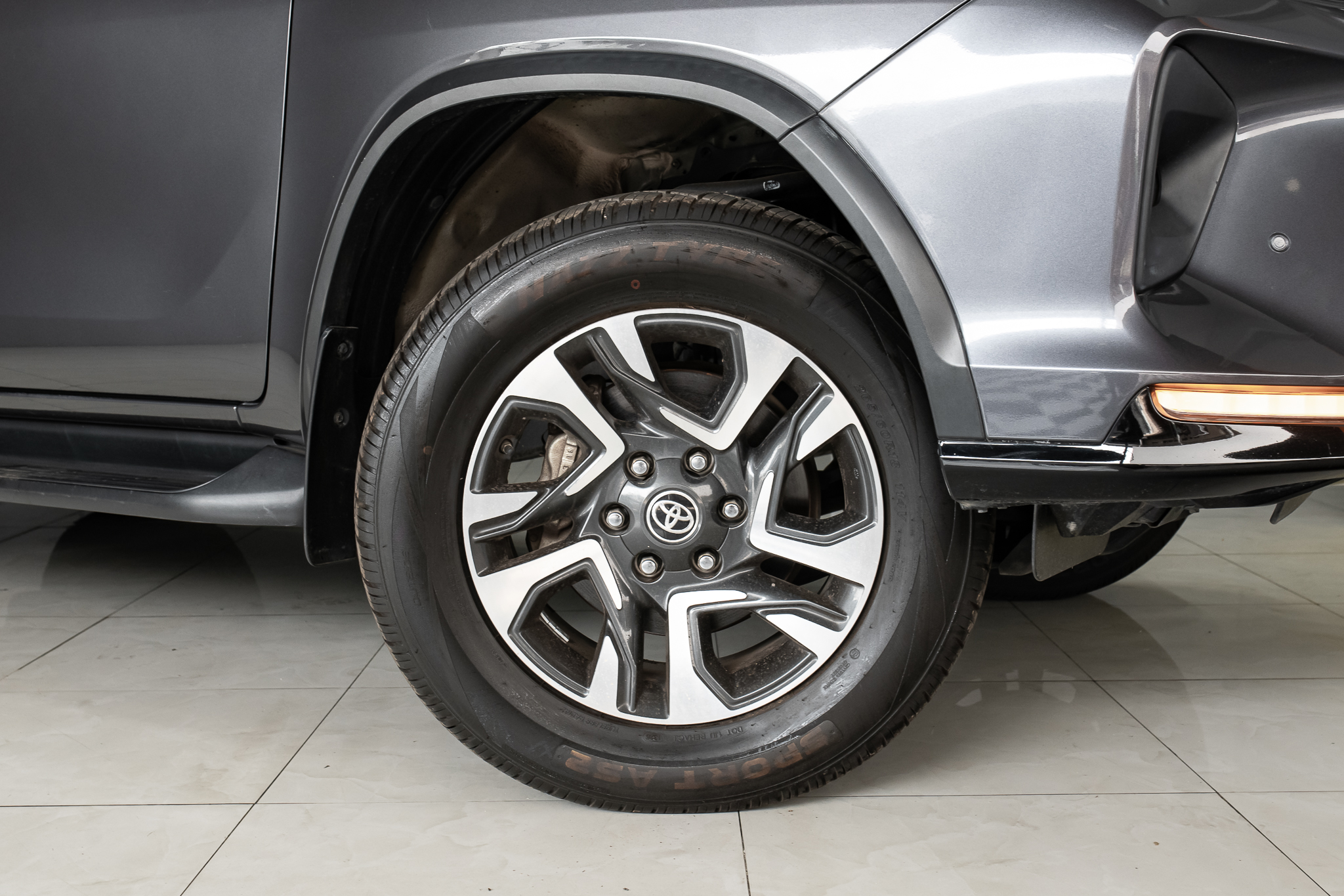 Toyota Fortuner 2.4 Leader V SUV AT 2023