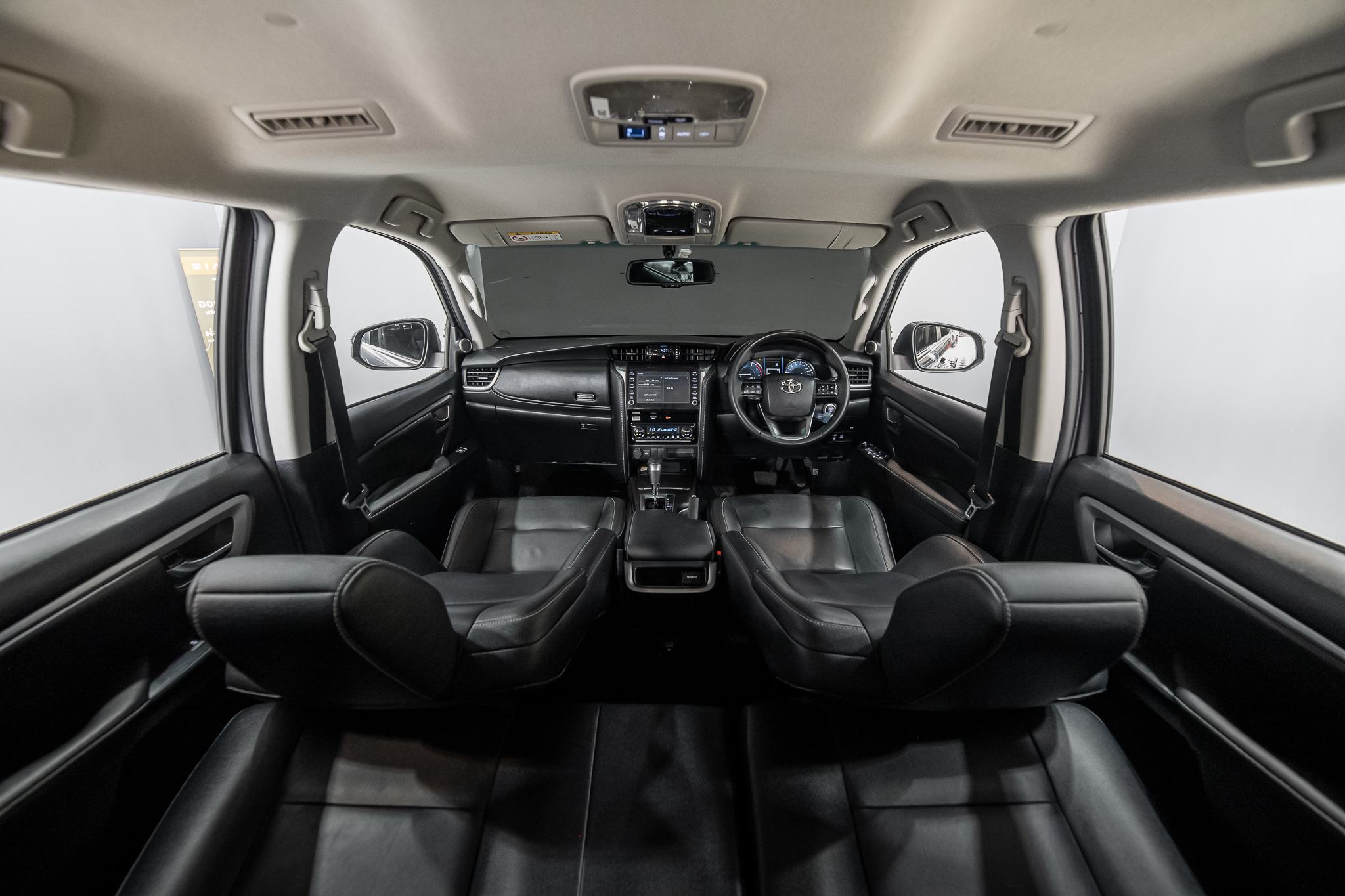 Toyota Fortuner 2.4 Leader V SUV AT 2023