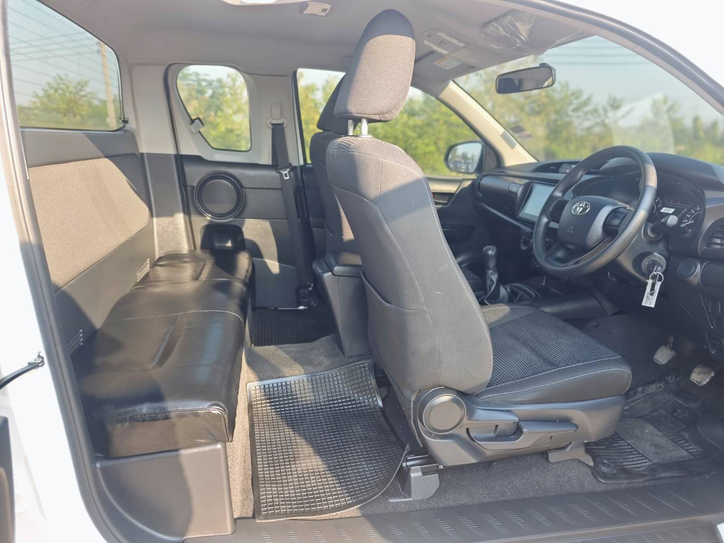 Toyota Hilux Revo Smart Cab 2.4 ENTRY Z Edition MT 2024