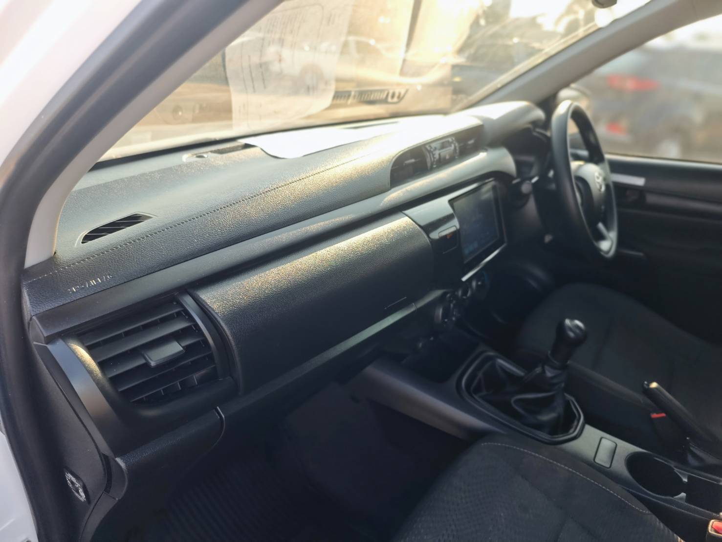Toyota Hilux Revo Smart Cab 2.4 ENTRY Z Edition MT 2024