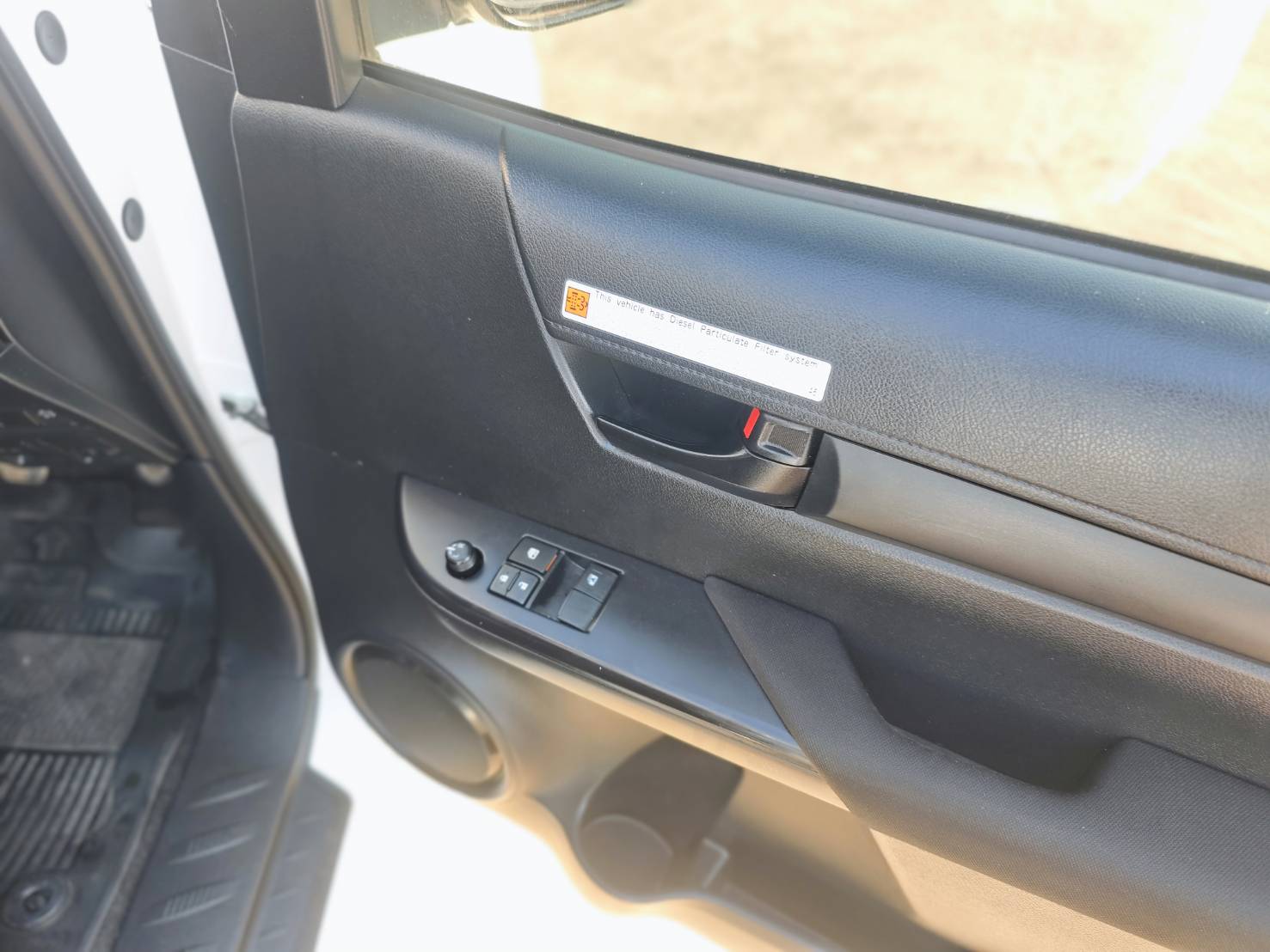 Toyota Hilux Revo Smart Cab 2.4 ENTRY Z Edition MT 2024