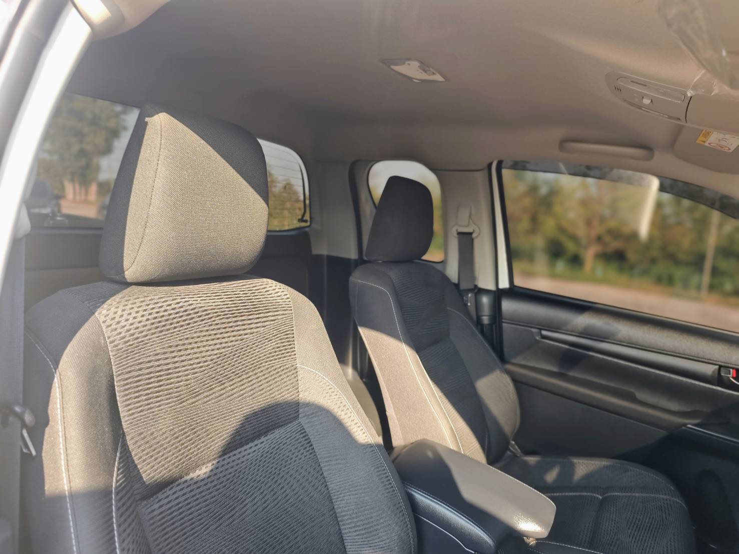 Toyota Hilux Revo Smart Cab 2.4 ENTRY Z Edition MT 2024