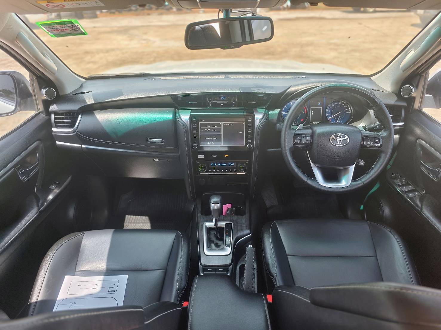 Toyota Fortuner 2.4 Leader V SUV AT 2022