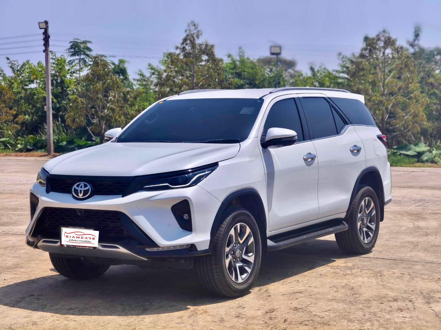 Toyota Fortuner 2.4 Leader V SUV AT 2022