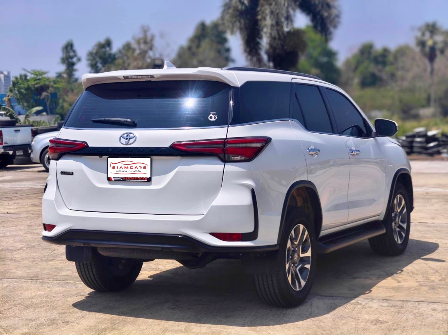 Toyota Fortuner 2.4 Leader V SUV AT 2022