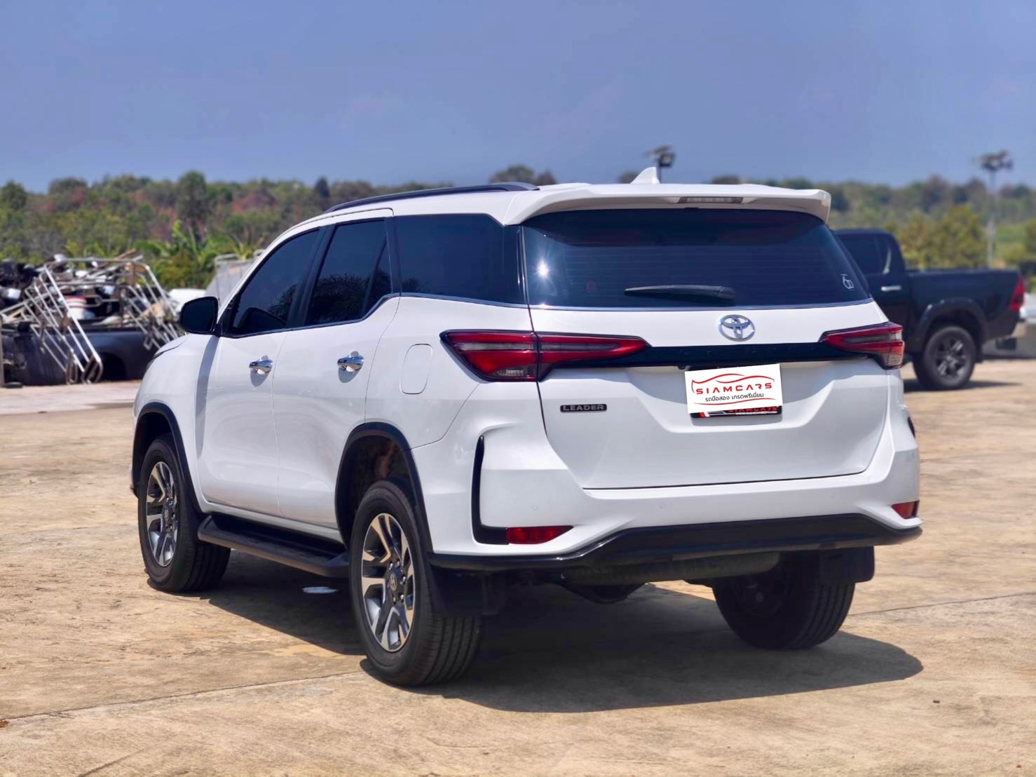 Toyota Fortuner 2.4 Leader V SUV AT 2022