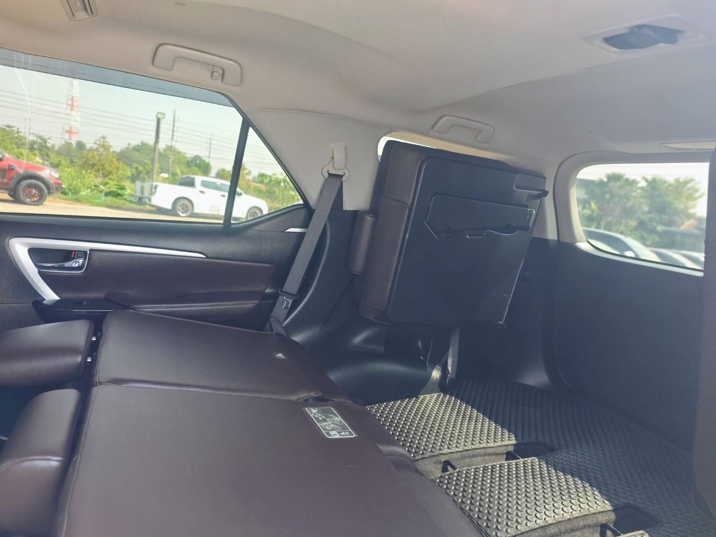 Toyota Fortuner 2.8 V SUV AT 2019