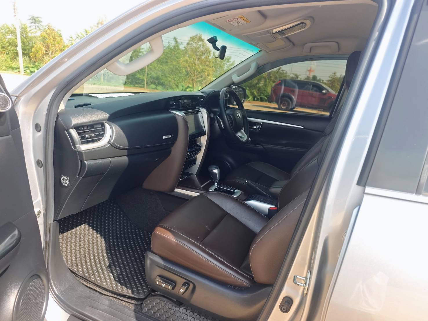 Toyota Fortuner 2.8 V SUV AT 2019