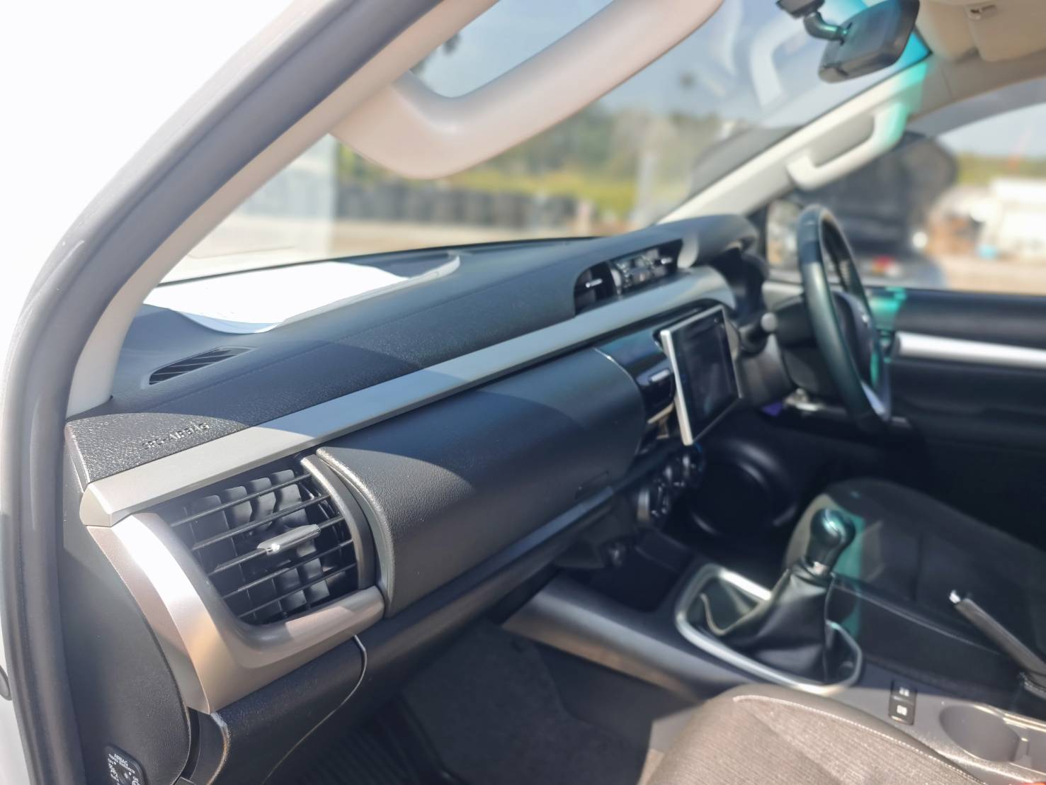 Toyota Hilux Revo Double Cab 2.4 E Prerunner MT 2020