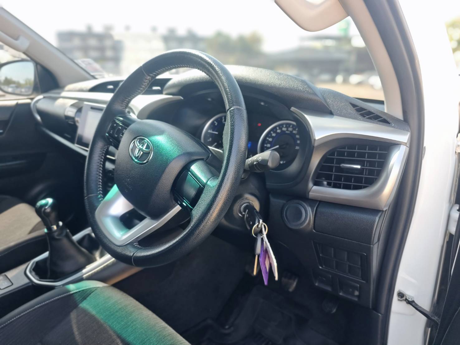 Toyota Hilux Revo Double Cab 2.4 E Prerunner MT 2020