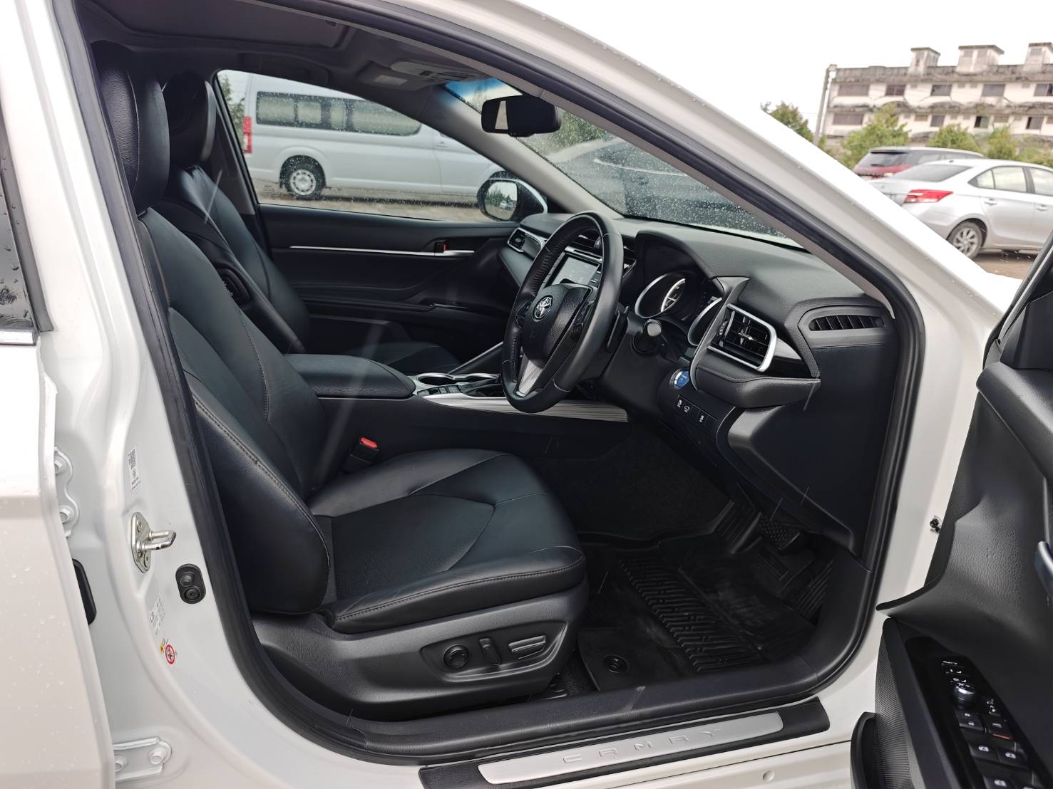Toyota Camry 2.5 Hybrid Premium Sedan AT 2021