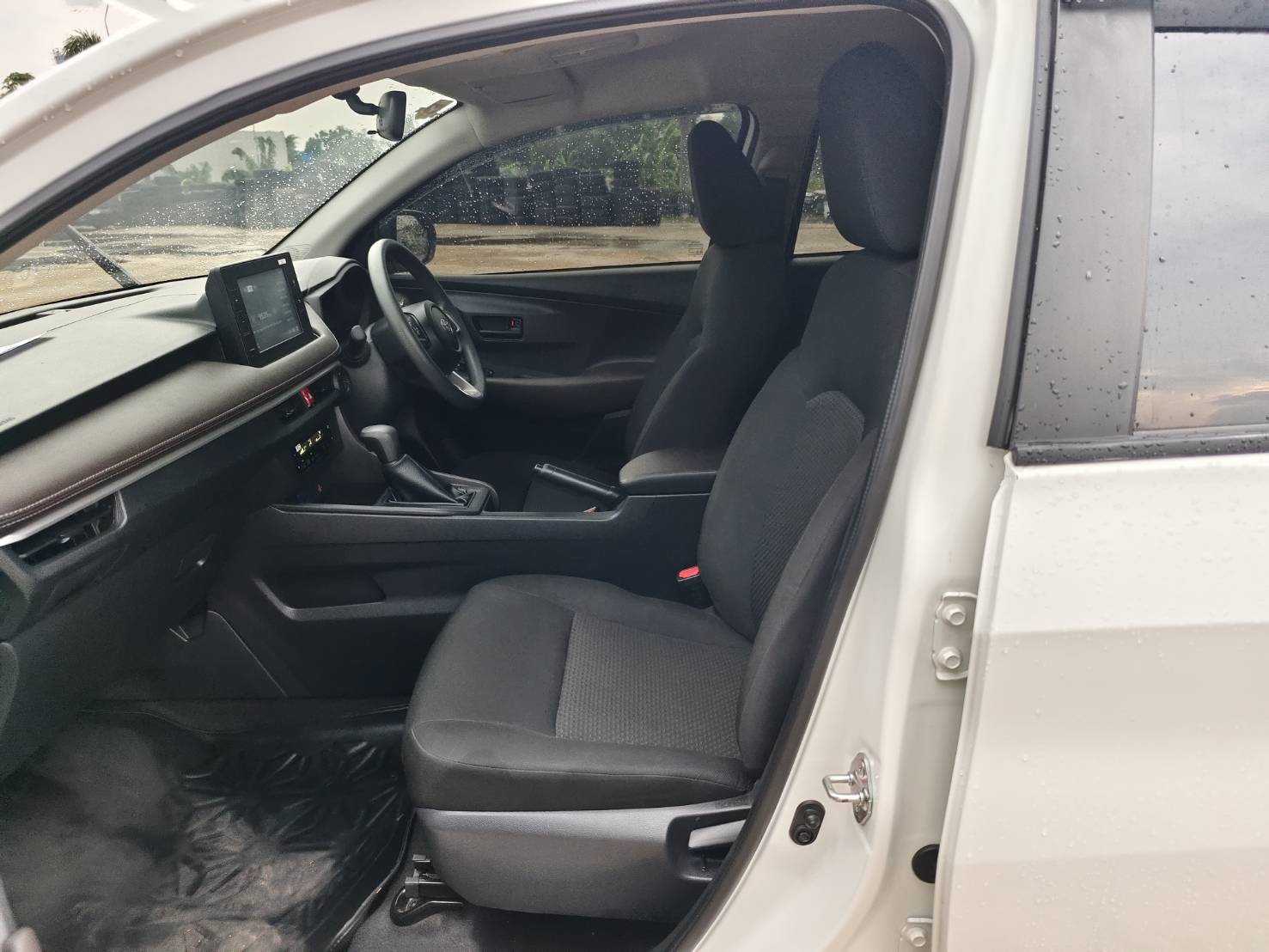 Toyota Yaris ATIV 1.2 Sport Sedan AT 2024