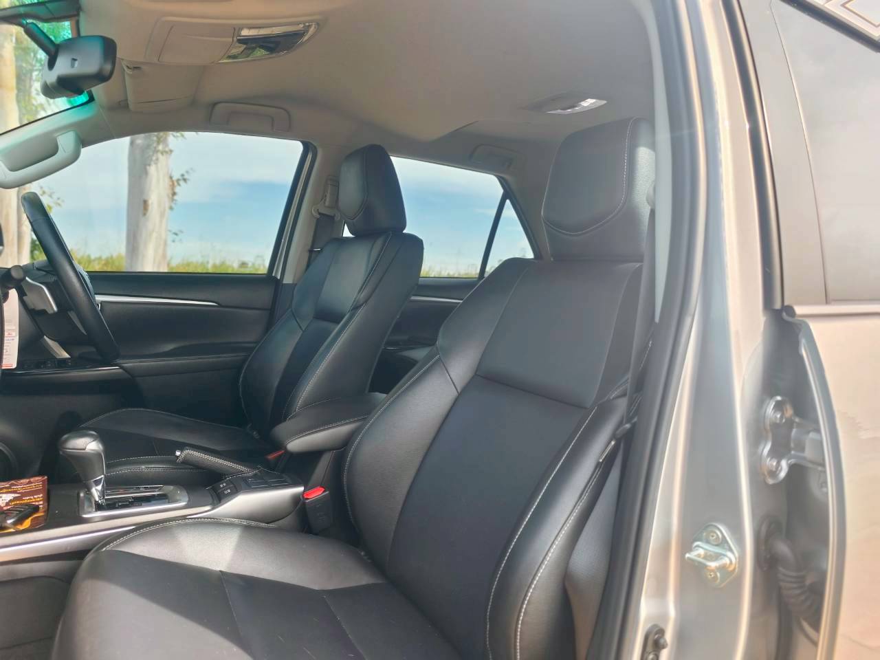 Toyota Fortuner 2.4 V SUV AT 2021