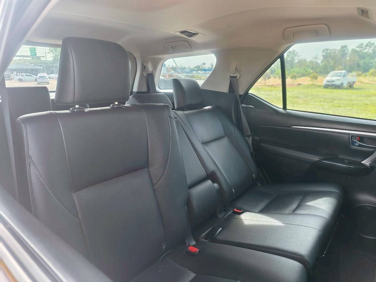 Toyota Fortuner 2.4 V SUV AT 2021
