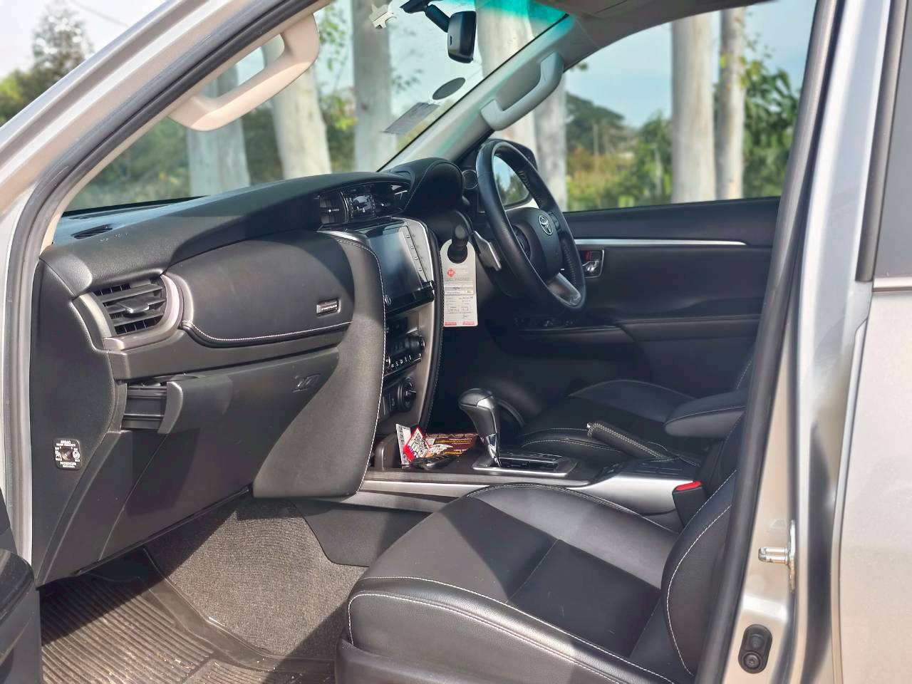 Toyota Fortuner 2.4 V SUV AT 2021