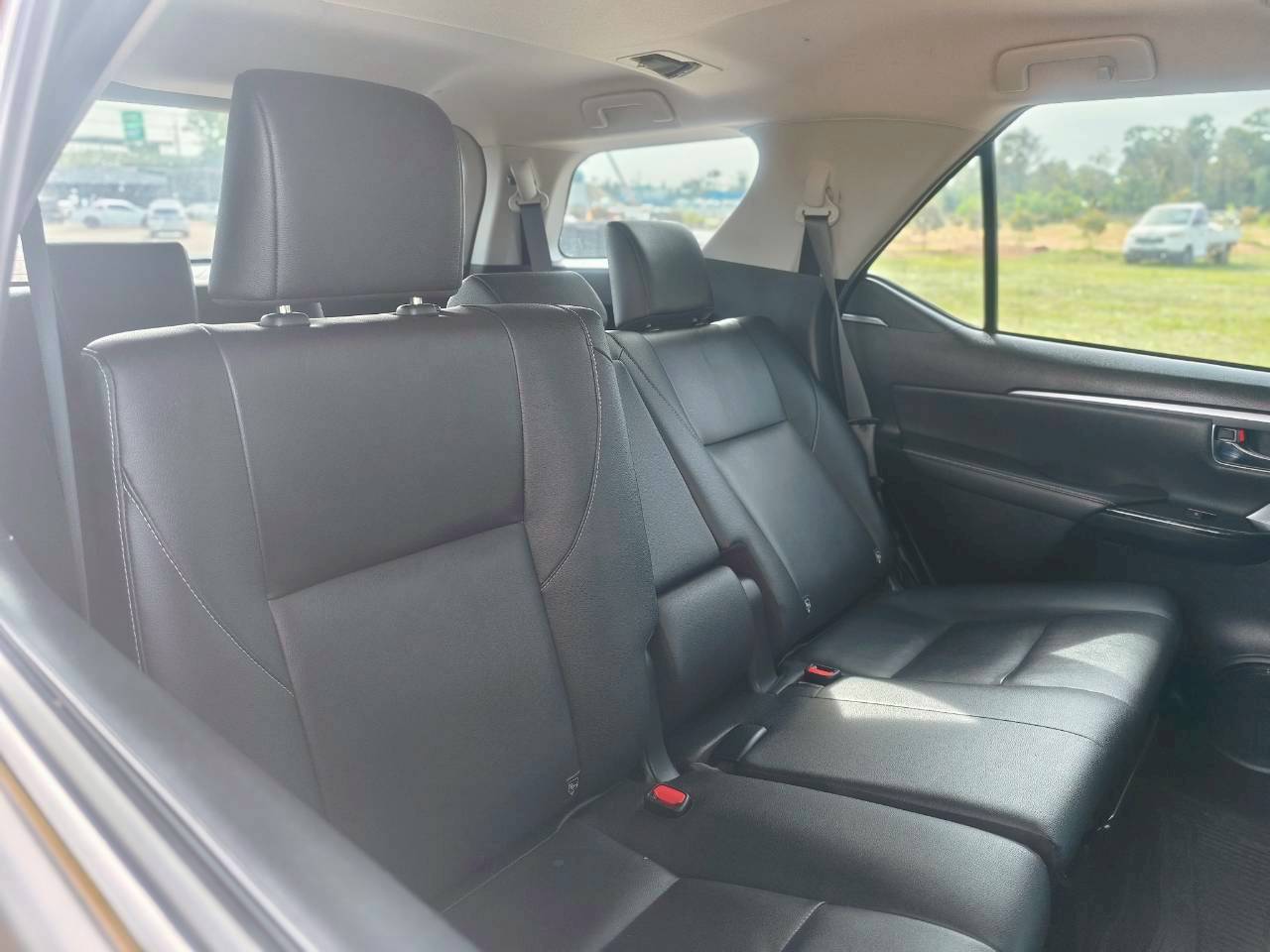 Toyota Fortuner 2.4 V SUV AT 2021