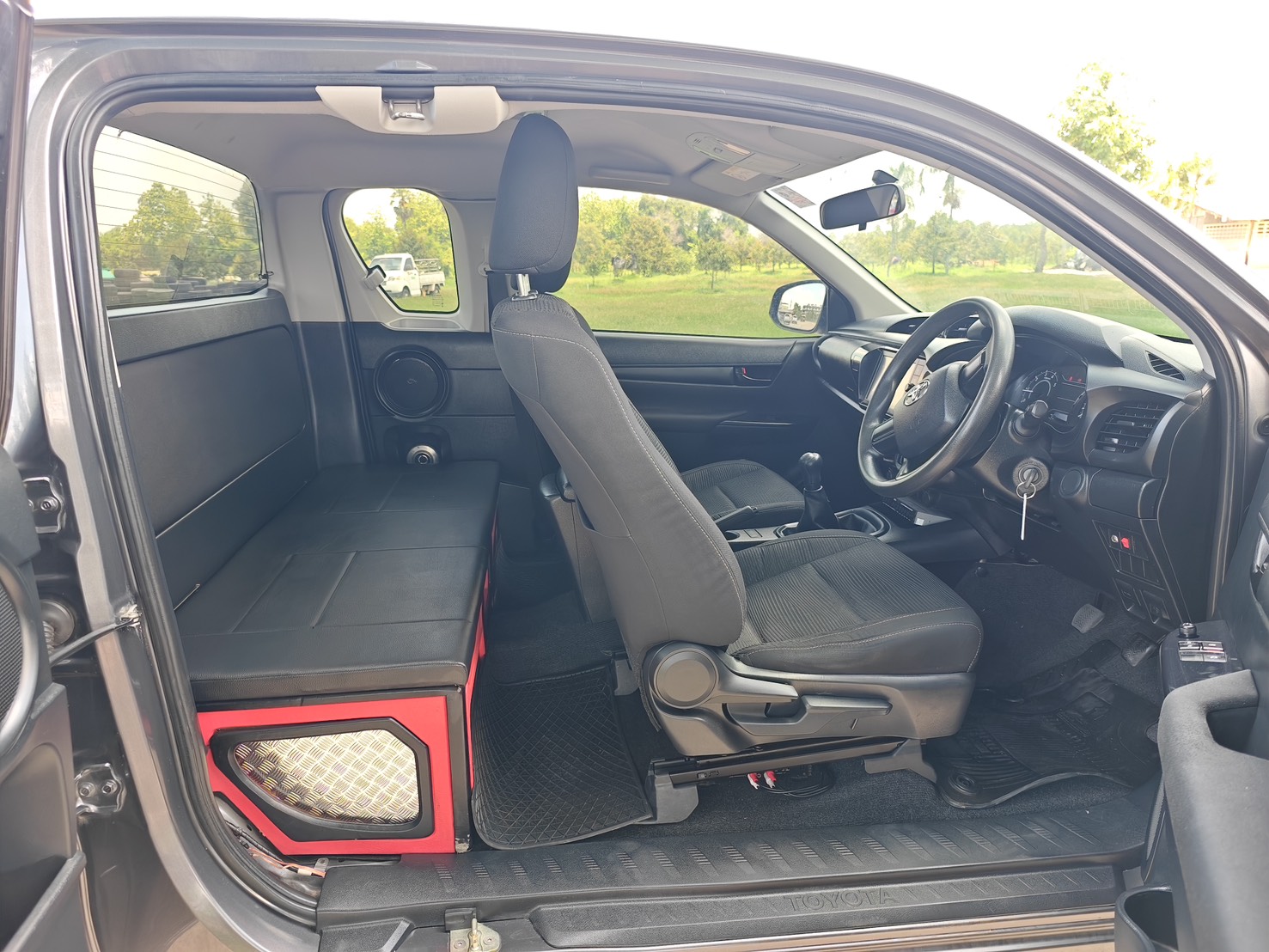Toyota Hilux Revo Smart Cab 2.4 ENTRY Z Edition MT 2024