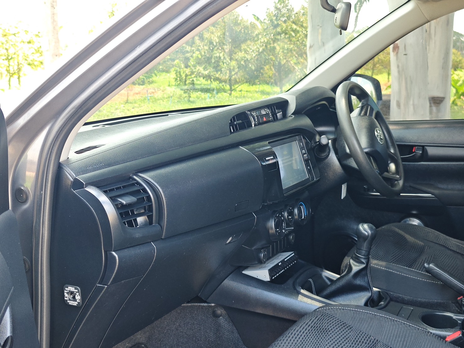 Toyota Hilux Revo Smart Cab 2.4 ENTRY Z Edition MT 2024