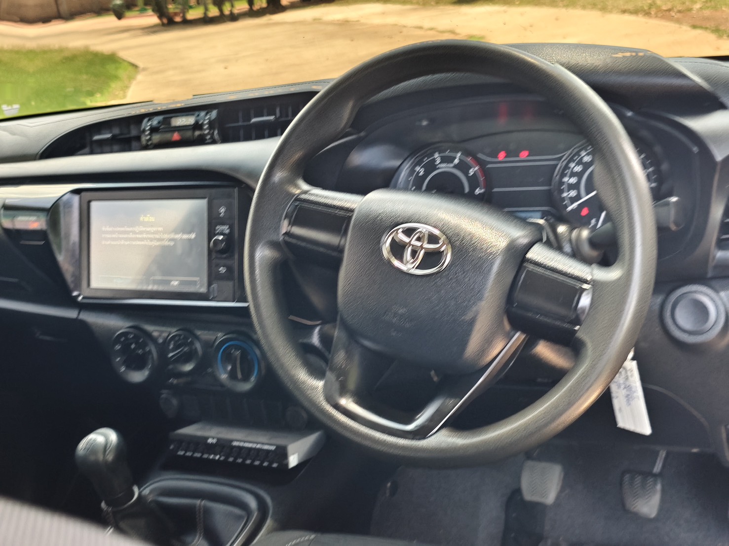 Toyota Hilux Revo Smart Cab 2.4 ENTRY Z Edition MT 2024