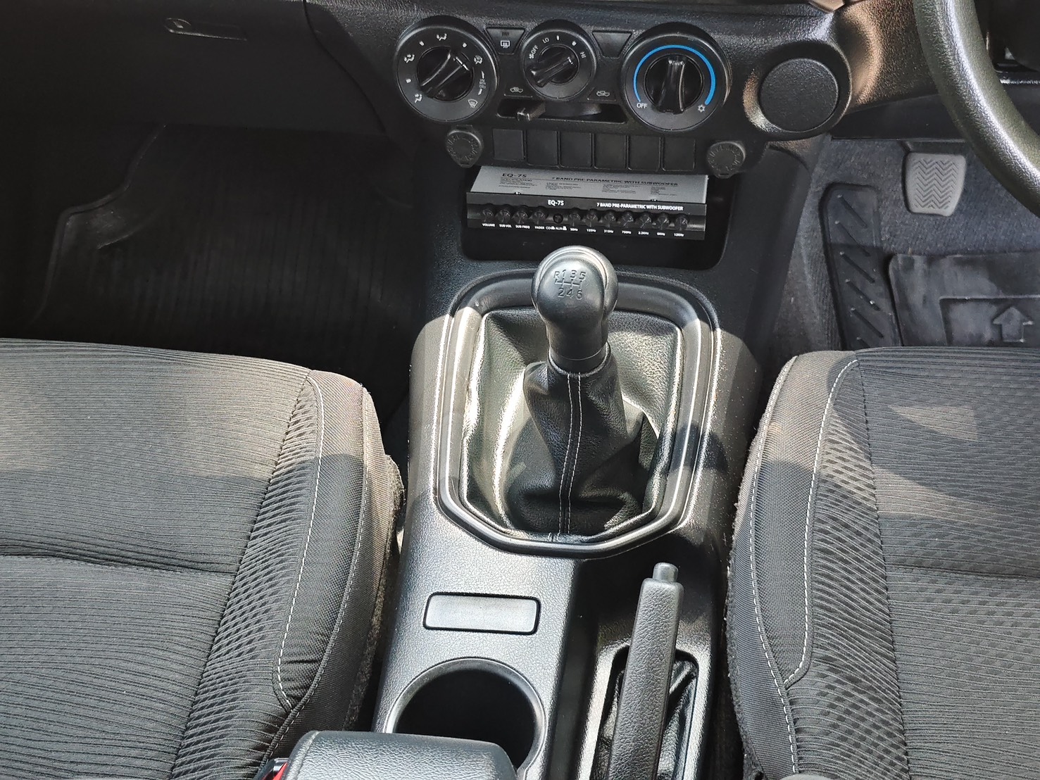 Toyota Hilux Revo Smart Cab 2.4 ENTRY Z Edition MT 2024