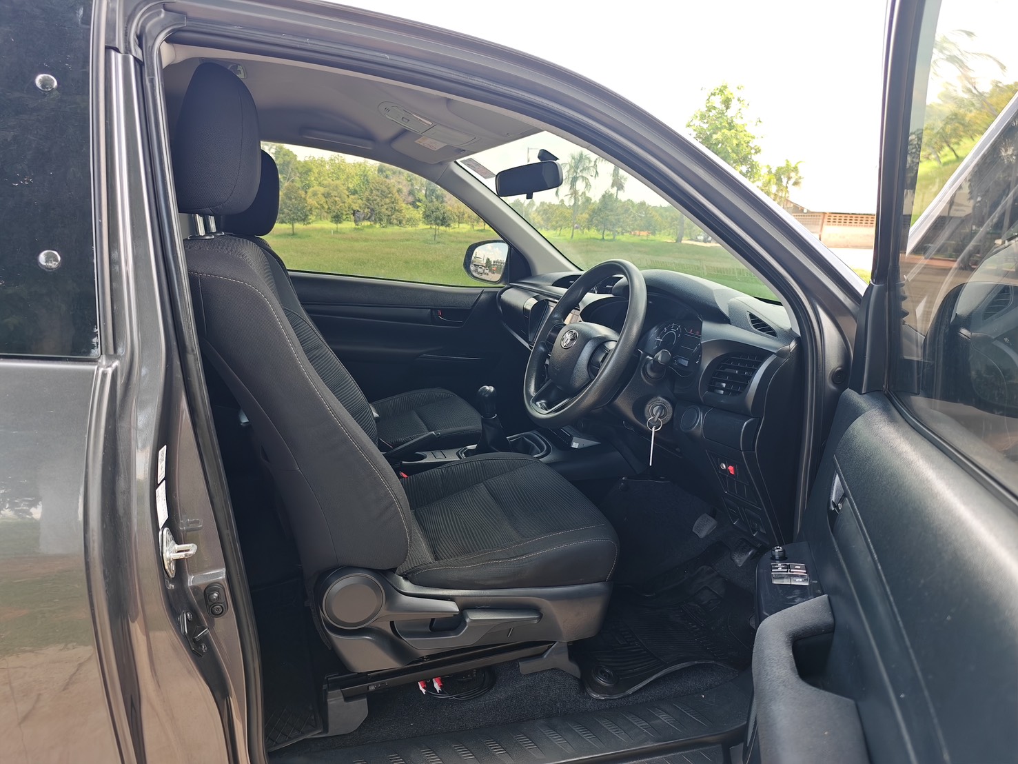 Toyota Hilux Revo Smart Cab 2.4 ENTRY Z Edition MT 2024
