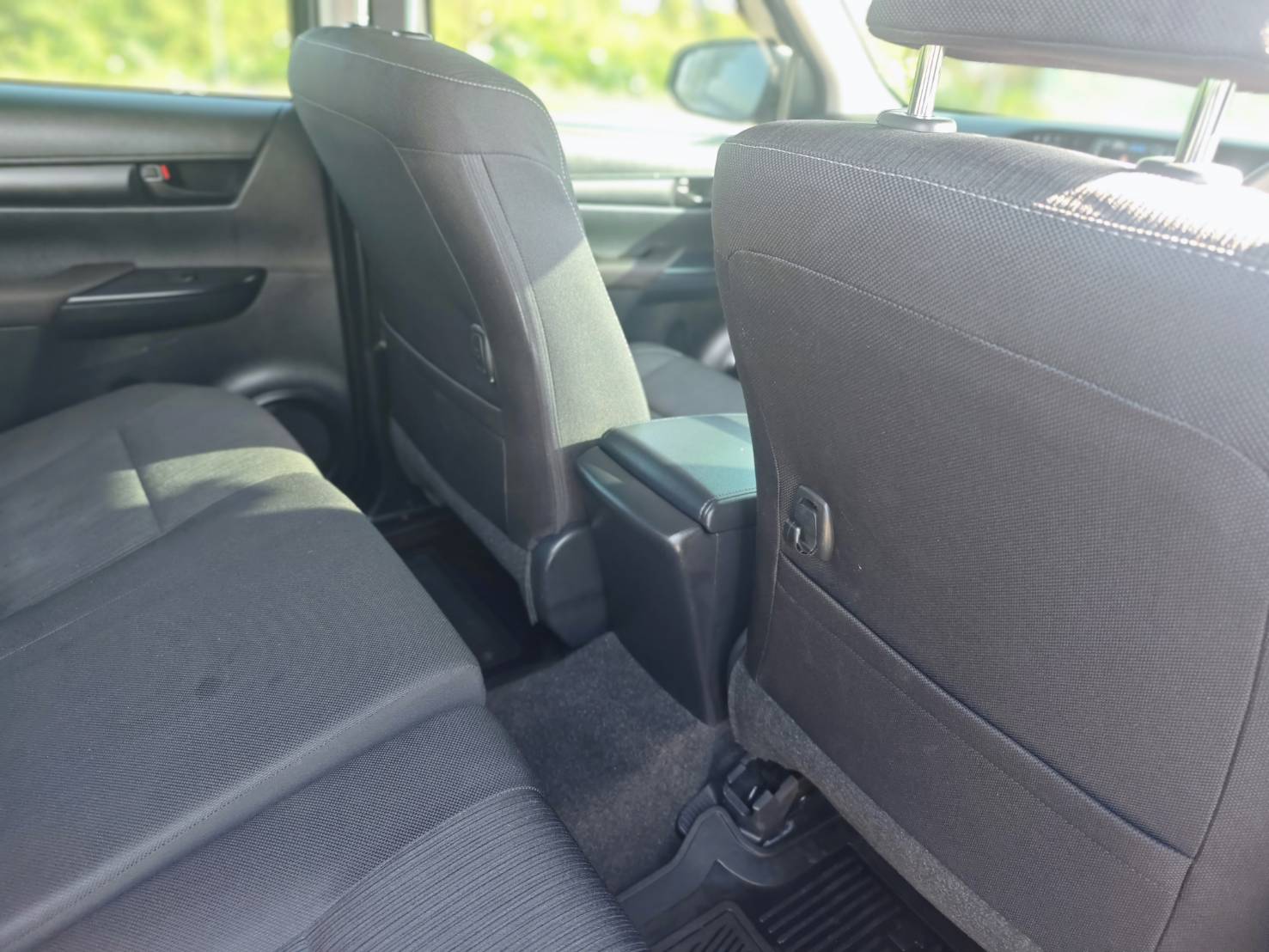 Toyota Hilux Revo Double Cab 2.4 Entry Z Edition MT 2024