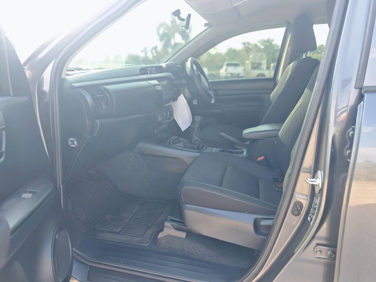 Toyota Hilux Revo Double Cab 2.4 Entry Z Edition MT 2024