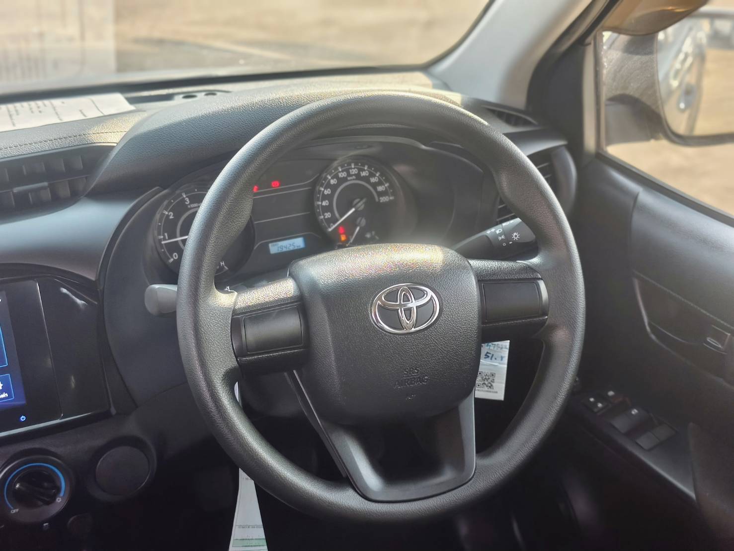Toyota Hilux Revo Double Cab 2.4 Entry Z Edition MT 2024