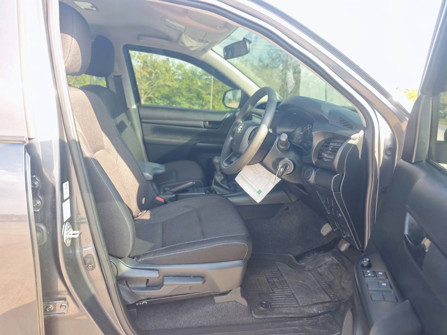 Toyota Hilux Revo Double Cab 2.4 Entry Z Edition MT 2024