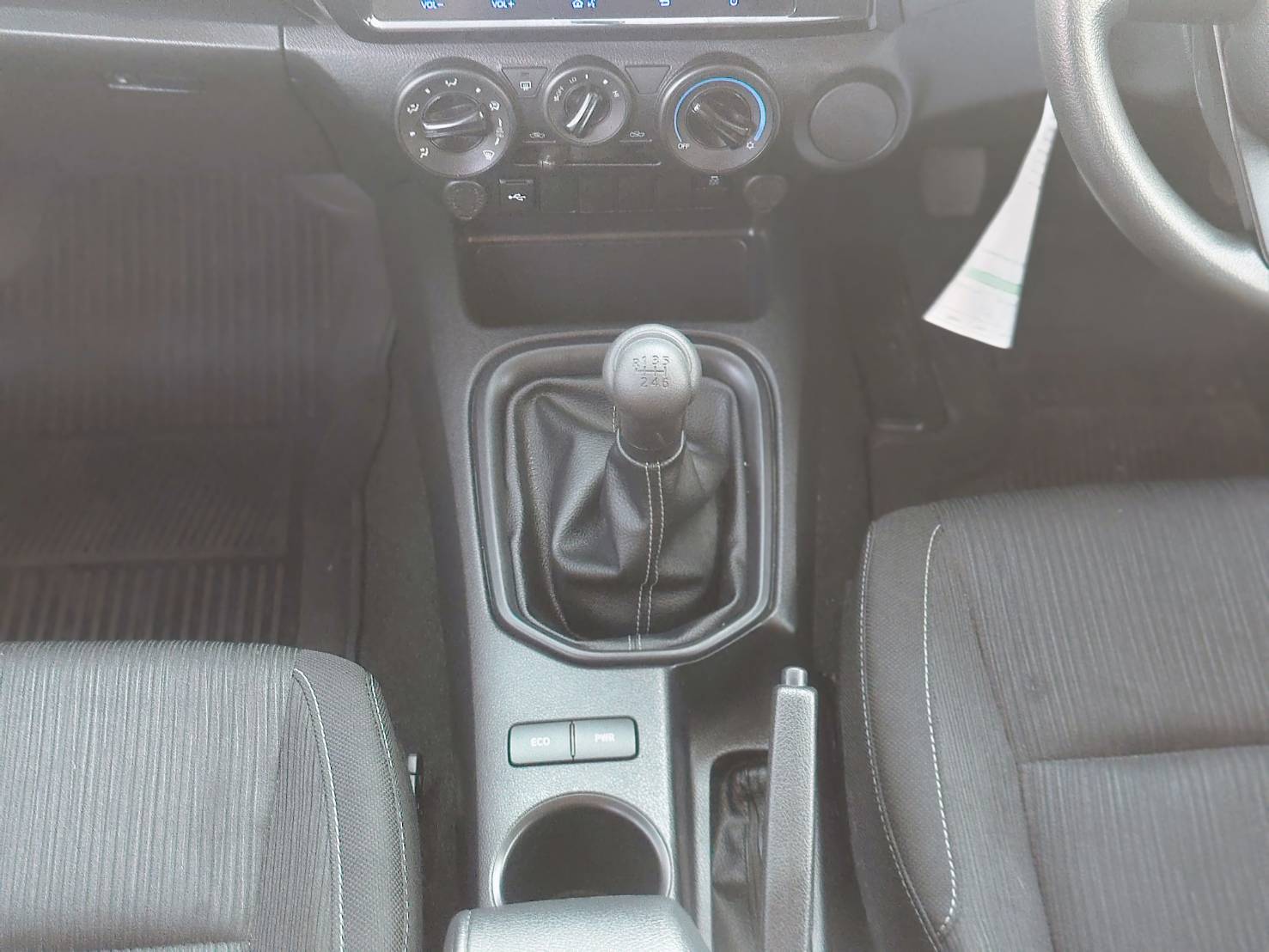 Toyota Hilux Revo Double Cab 2.4 Entry Z Edition MT 2024