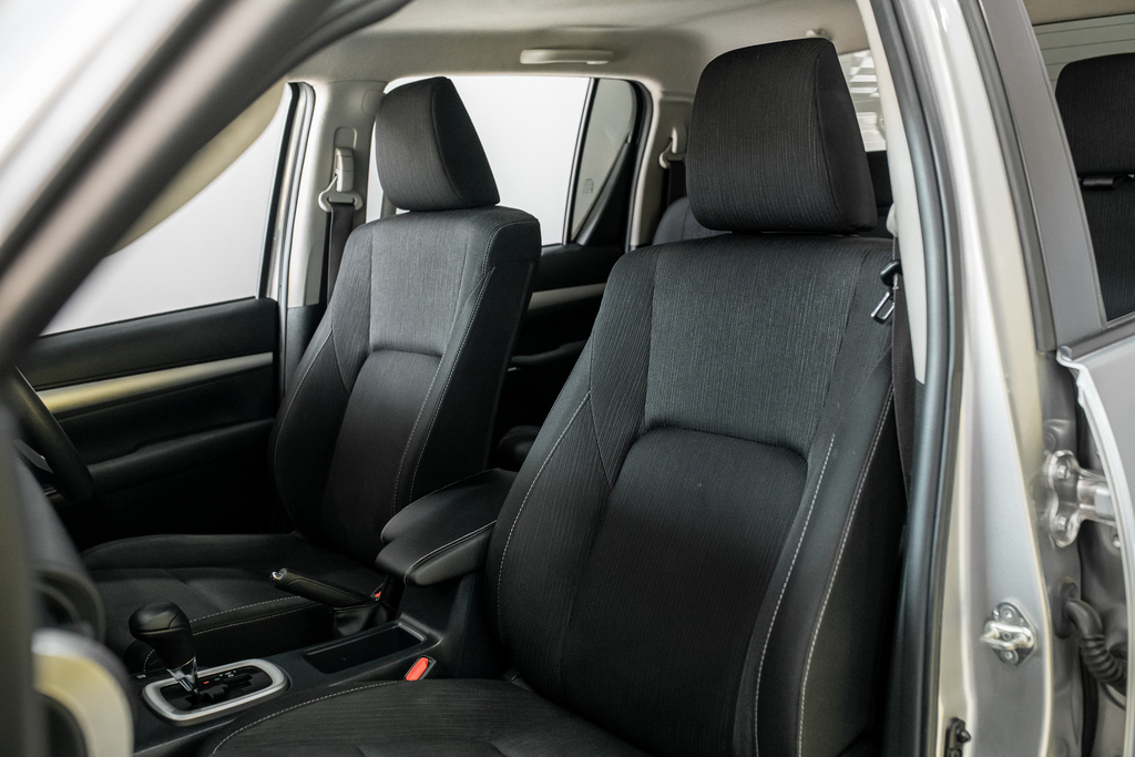 Toyota Hilux Revo Double Cab 2.4 Entry Prerunner AT 2020