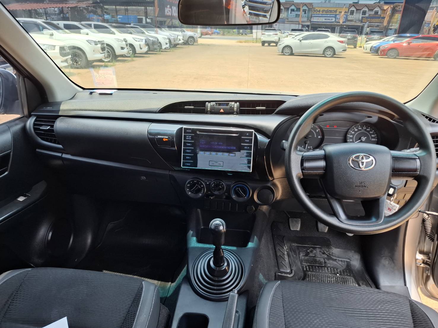 Toyota Hilux Revo Smart Cab 2.4 J Plus MT 2019