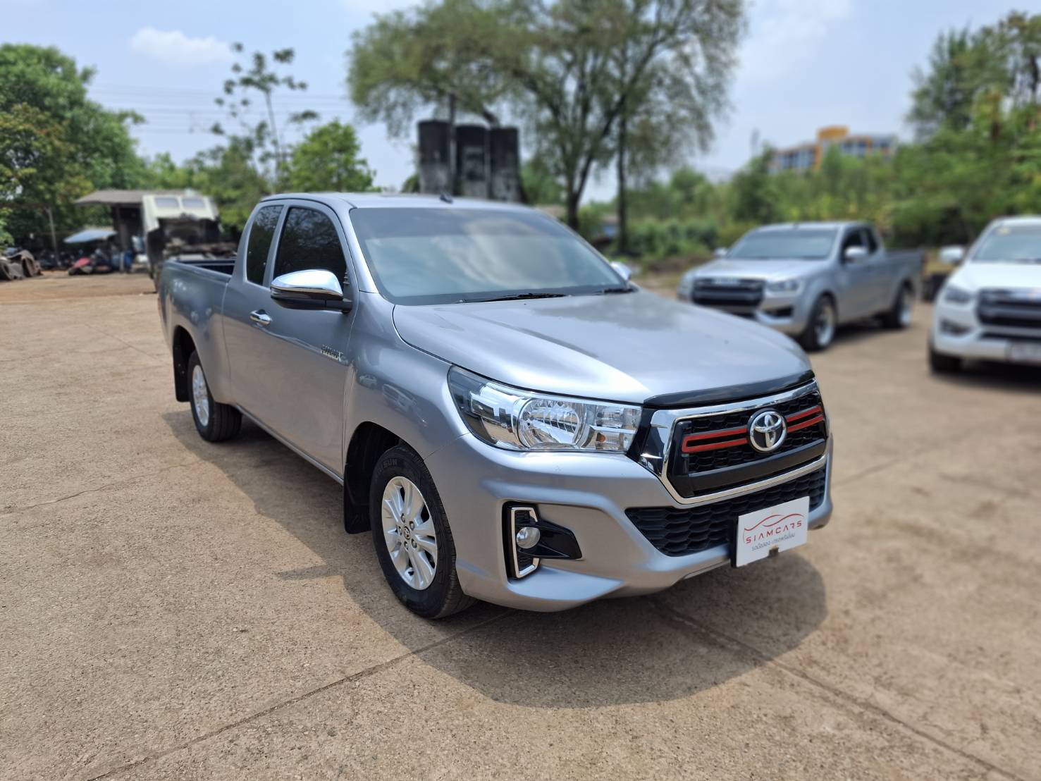 Toyota Hilux Revo Smart Cab 2.4 J Plus MT 2019