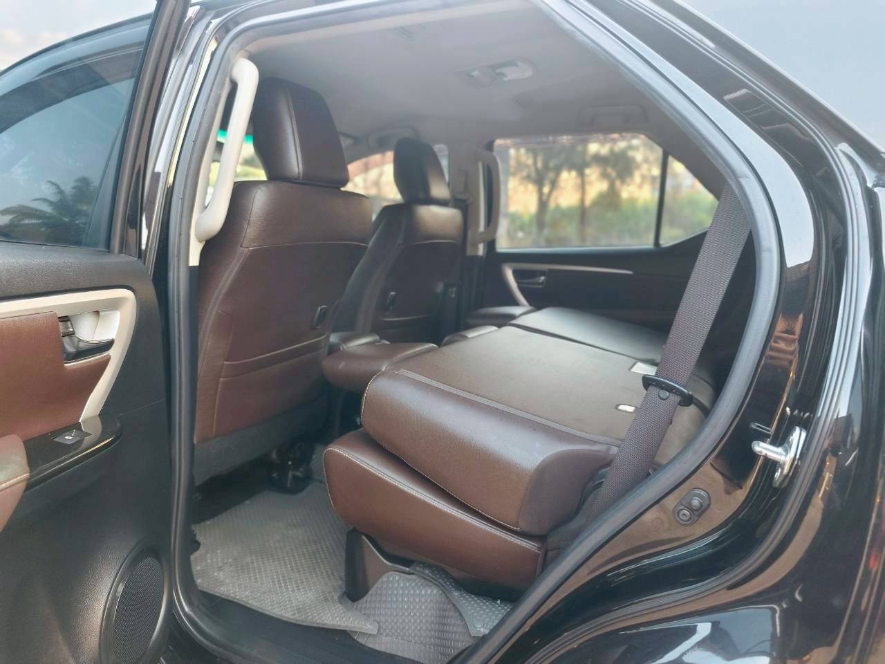 Toyota Fortuner 2.4 V SUV AT 2018