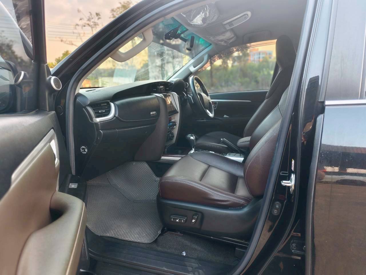 Toyota Fortuner 2.4 V SUV AT 2018