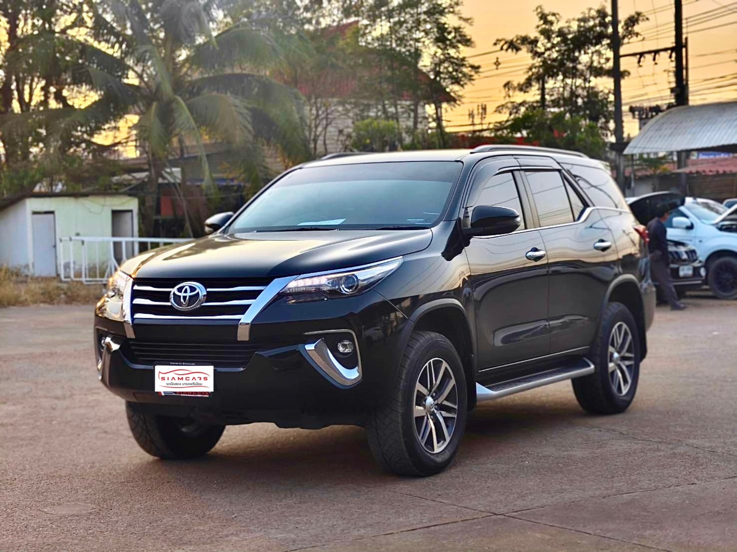 Toyota Fortuner 2.4 V SUV AT 2018
