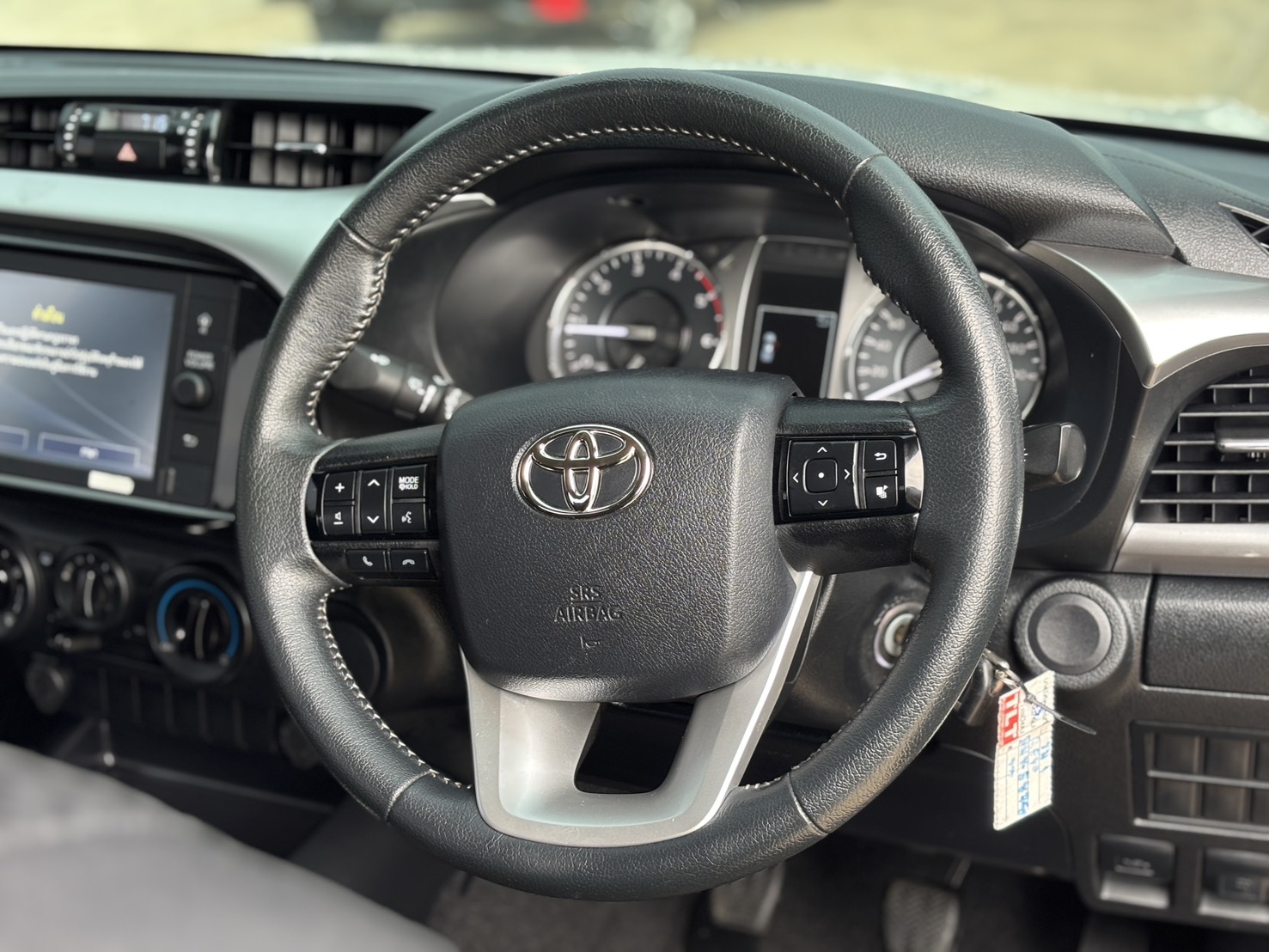 Toyota Hilux Revo Smart Cab 2.4 Mid Z Edition MT 2020