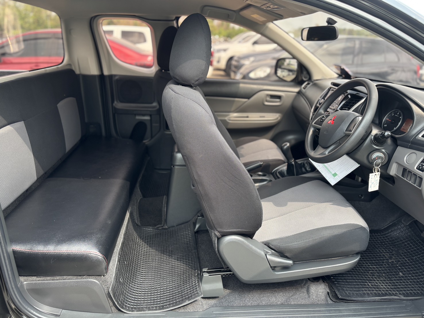 Mitsubishi Triton All New Mega Cab 2.5 MT 2018