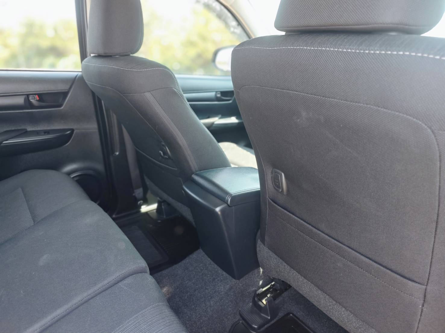 Toyota Hilux Revo Double Cab 2.4 Entry Z Edition MT 2023