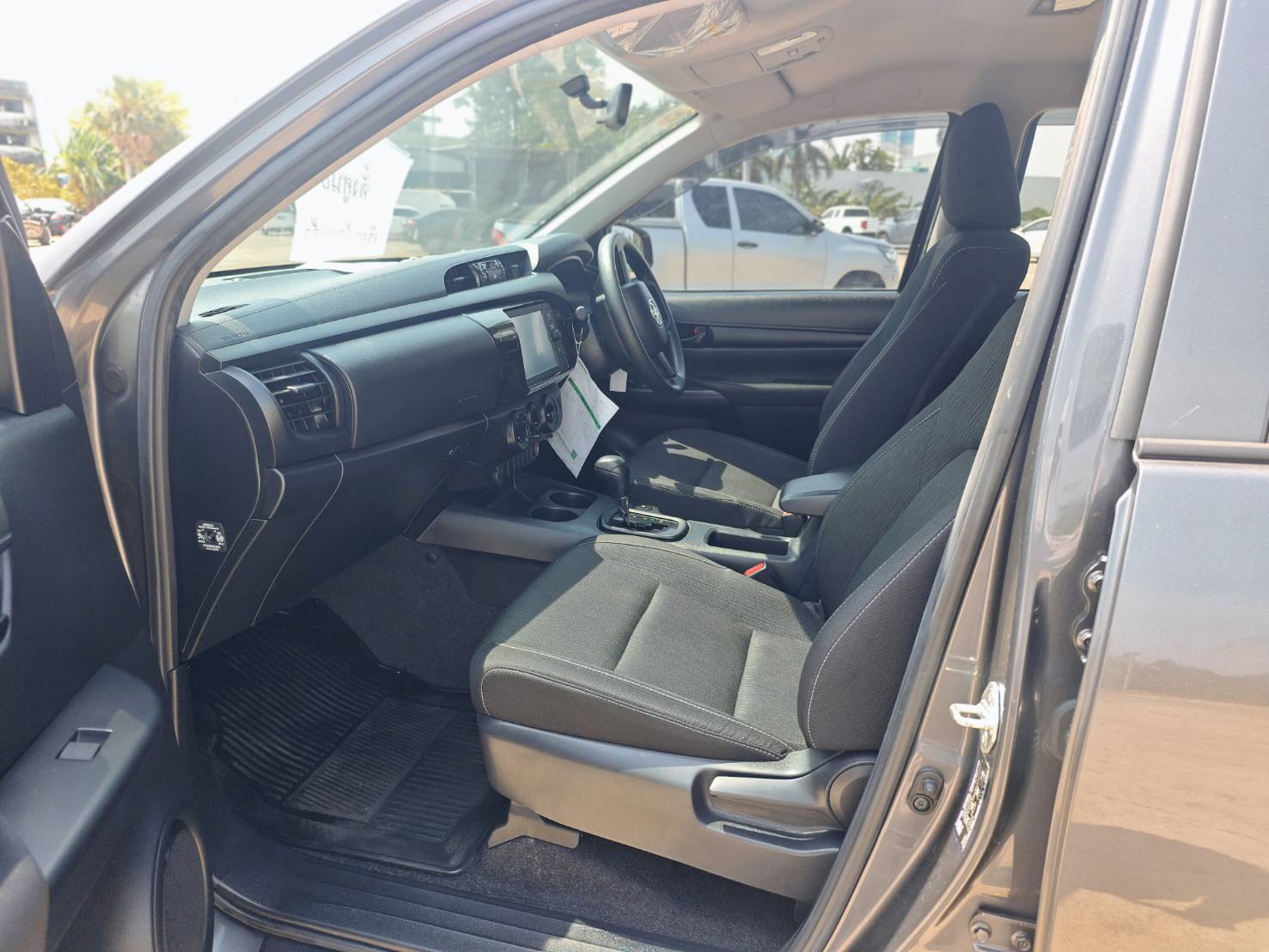 Toyota Hilux Revo Double Cab 2.4 Entry Z Edition MT 2023