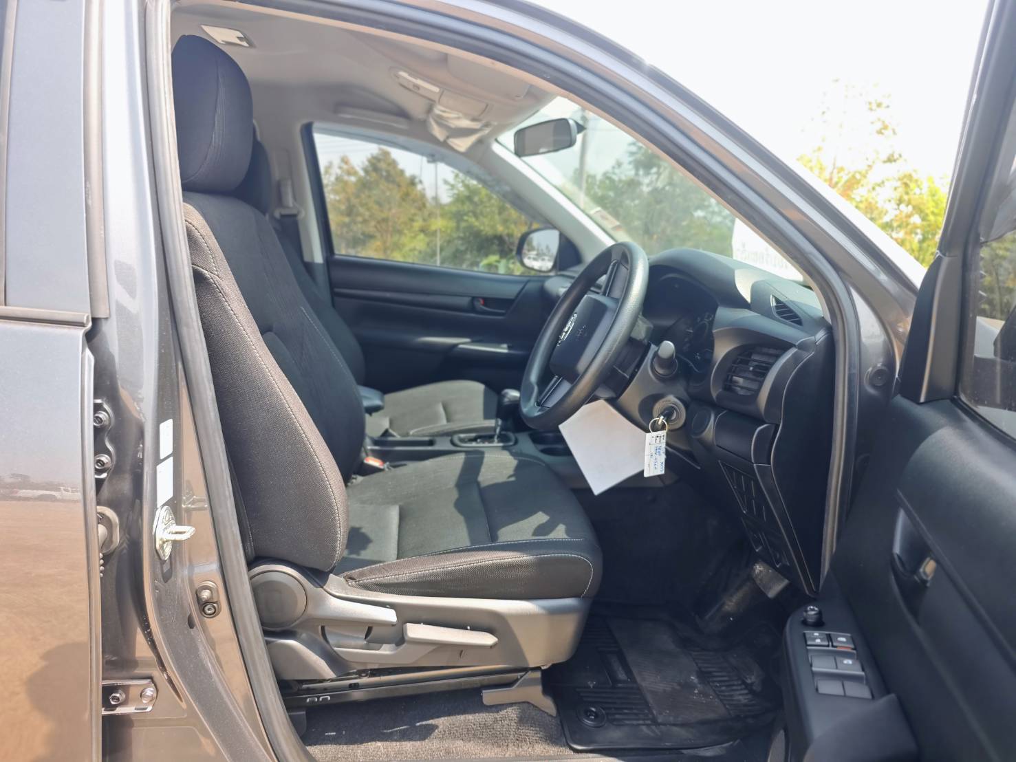 Toyota Hilux Revo Double Cab 2.4 Entry Z Edition MT 2023