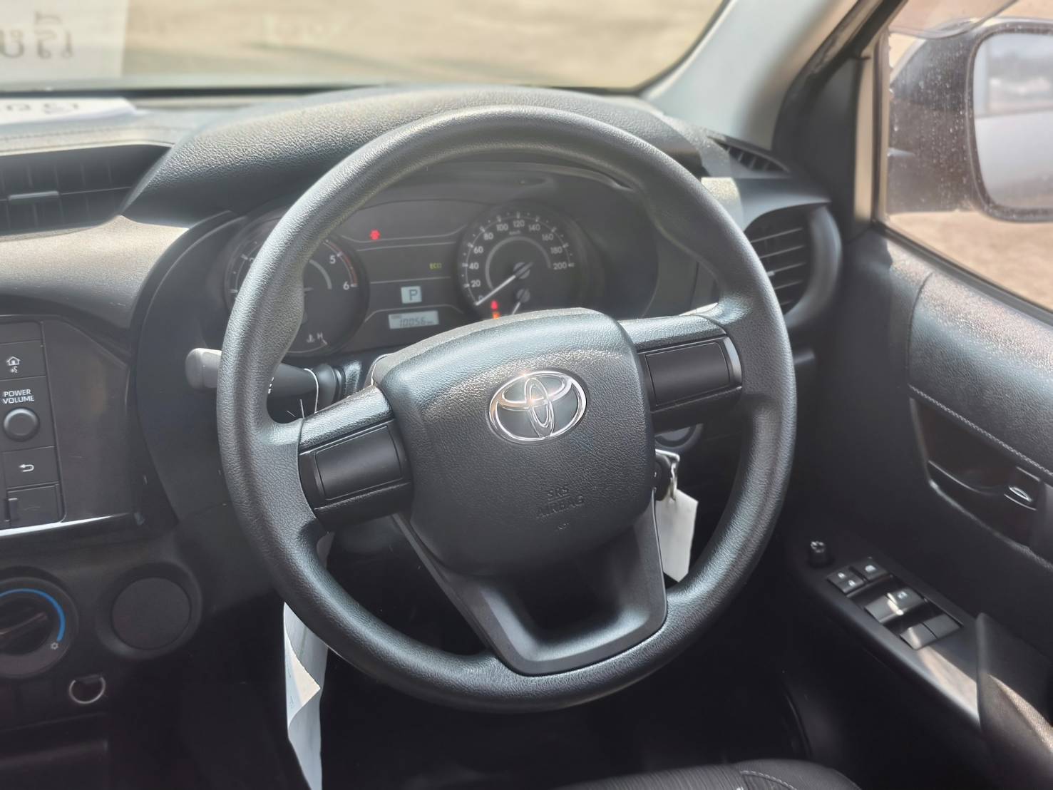 Toyota Hilux Revo Double Cab 2.4 Entry Z Edition MT 2023