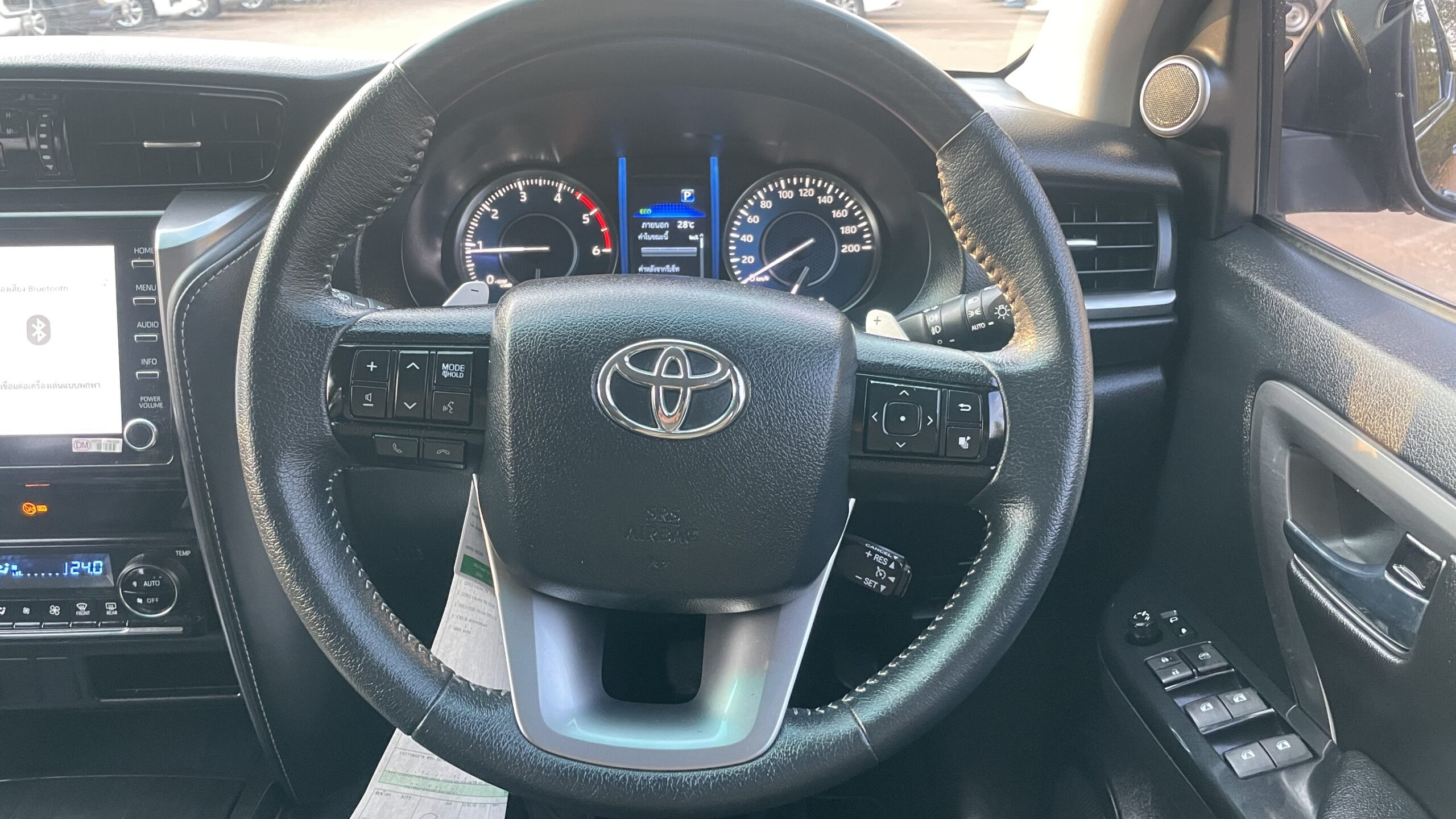 Toyota Fortuner 2.4 Leader V SUV AT 2022