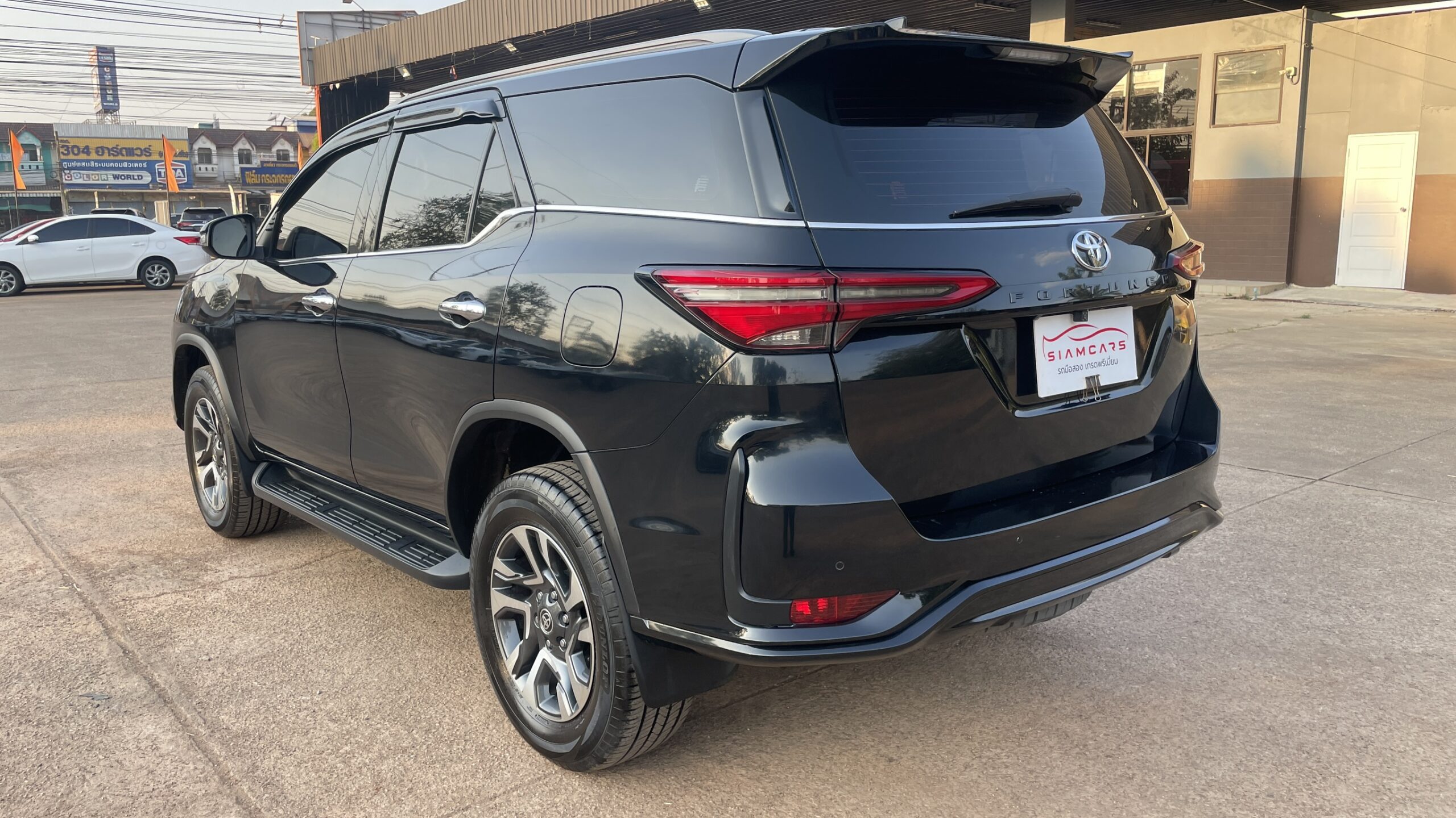 Toyota Fortuner 2.4 Leader V SUV AT 2022