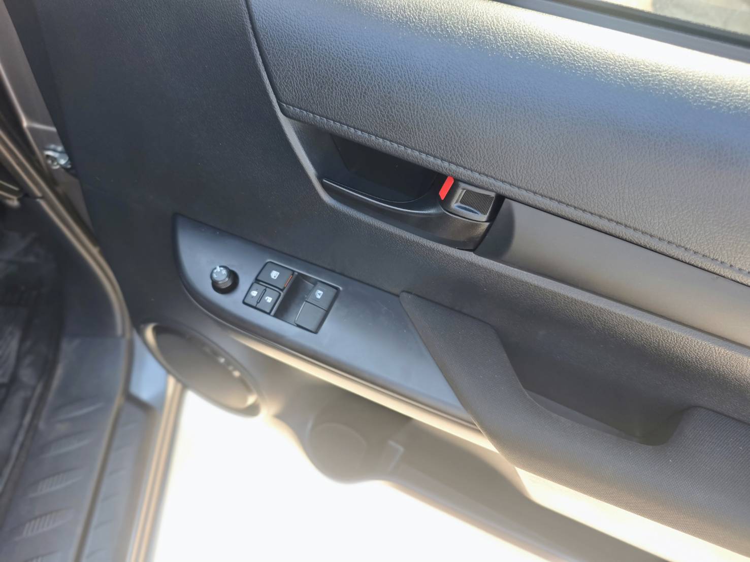 Toyota Hilux Revo Smart Cab 2.4 ENTRY Z Edition MT 2024