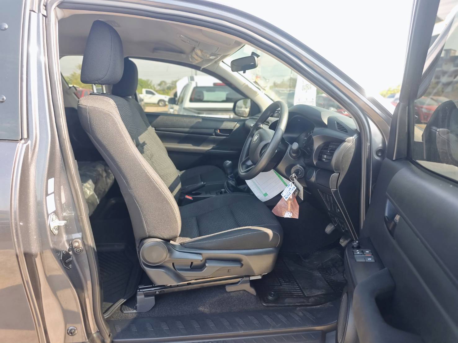 Toyota Hilux Revo Smart Cab 2.4 ENTRY Z Edition MT 2024