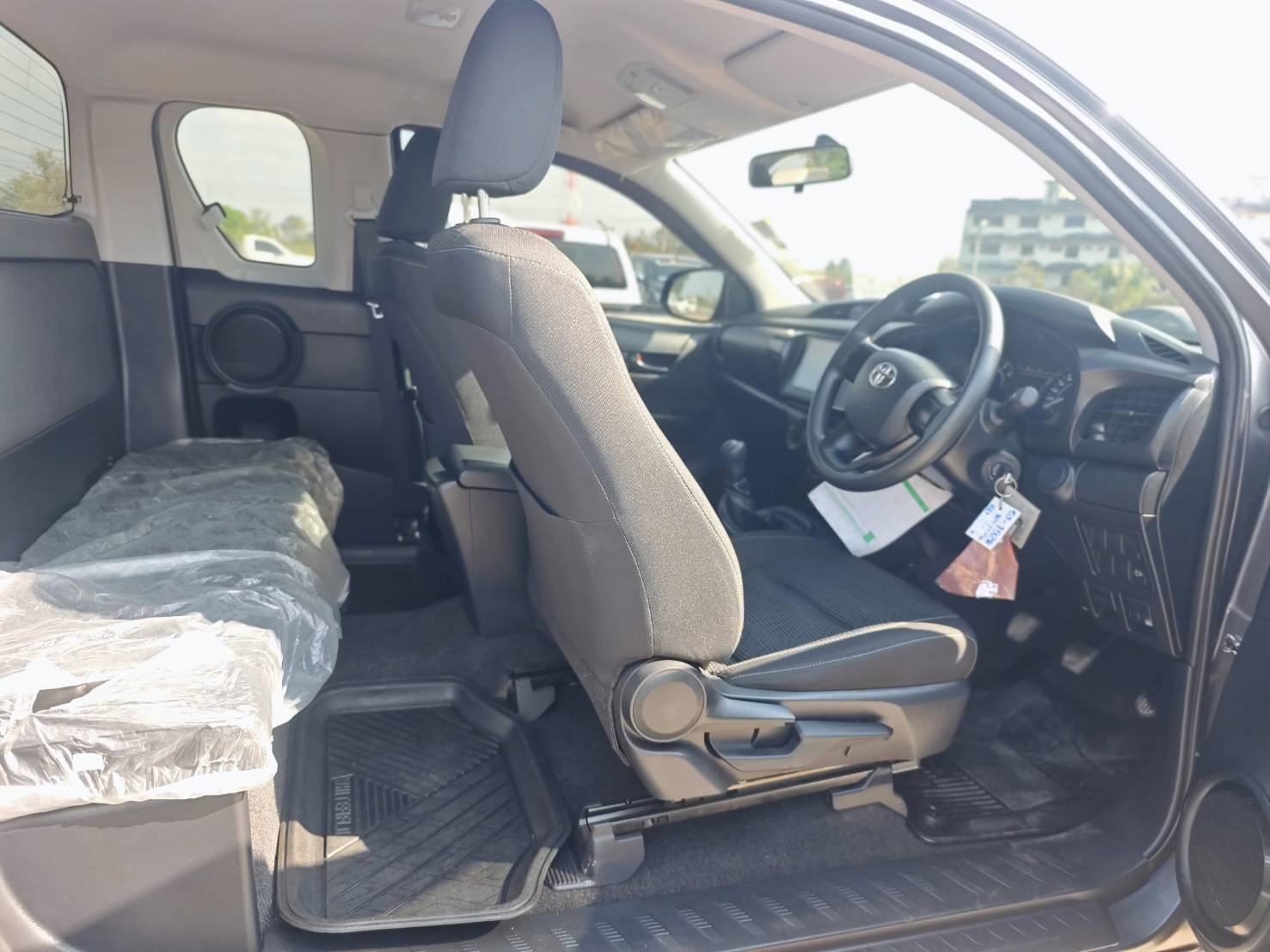 Toyota Hilux Revo Smart Cab 2.4 ENTRY Z Edition MT 2024