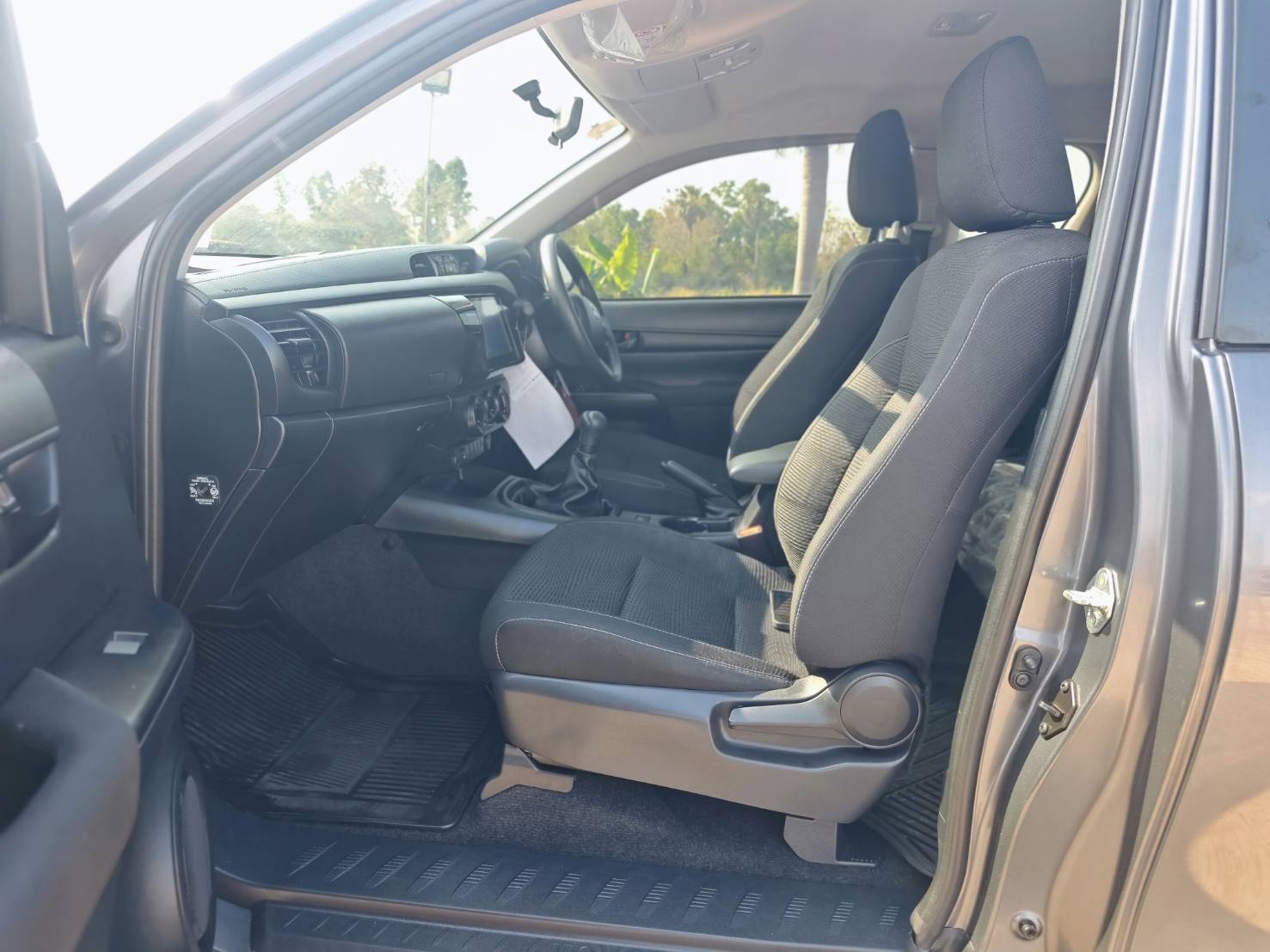 Toyota Hilux Revo Smart Cab 2.4 ENTRY Z Edition MT 2024