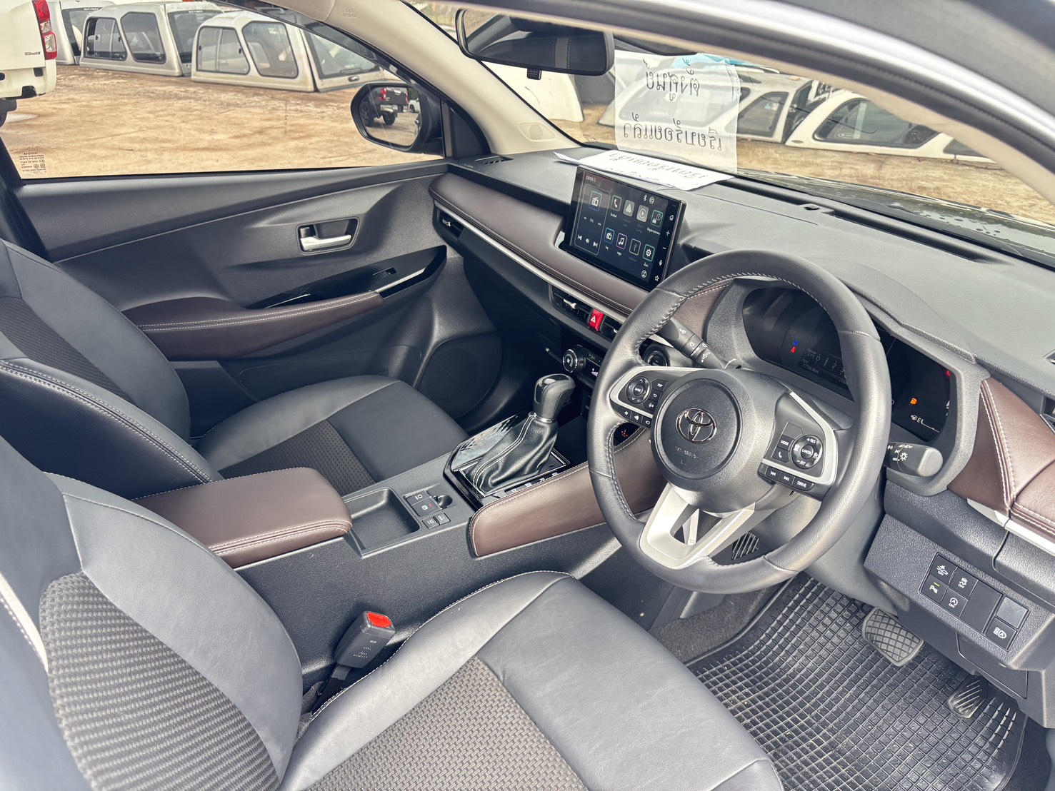 Toyota Yaris ATIV 1.2 Premium AT 2025