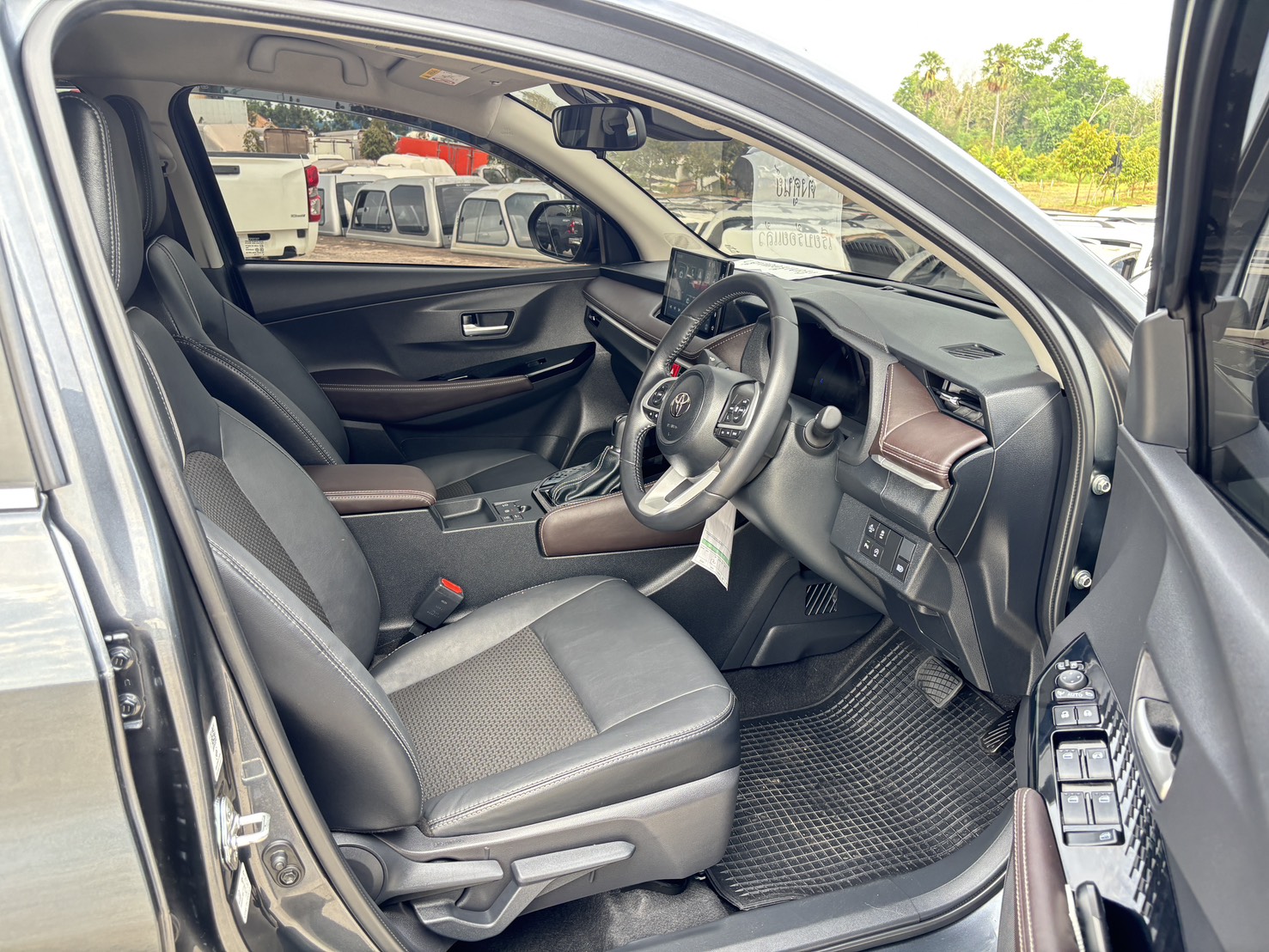Toyota Yaris ATIV 1.2 Premium AT 2025